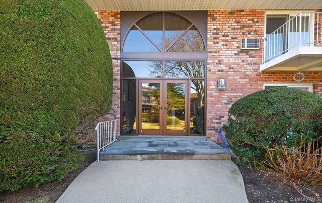 1 Toms Point Lane 6J, Port Washington, NY 11050