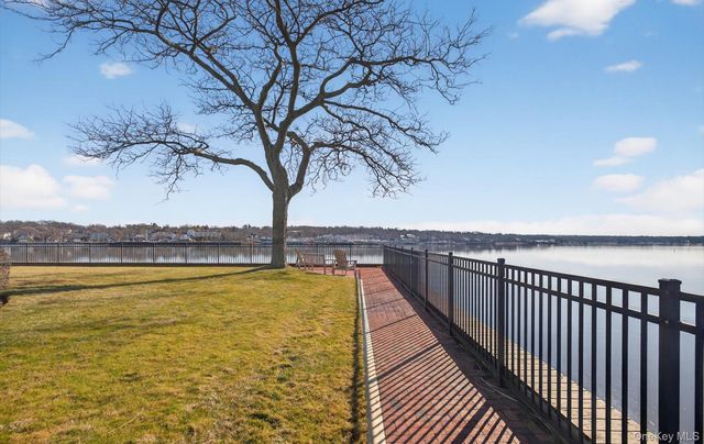 1 Toms Point Lane 6J, Port Washington, NY 11050