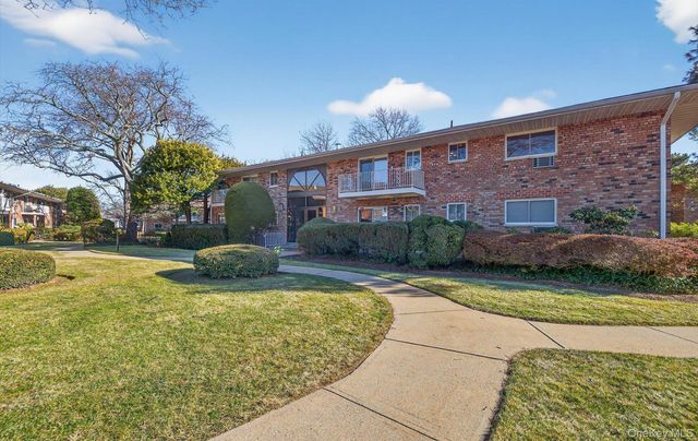 1 Toms Point Lane 6J, Port Washington, NY 11050