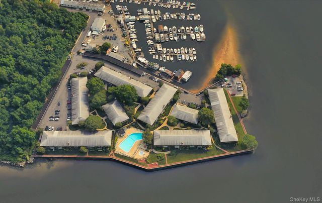 1 Toms Point Lane 6J, Port Washington, NY 11050