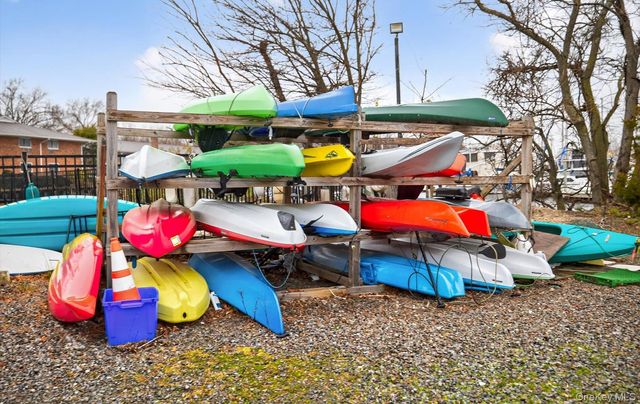 1 Toms Point Lane 6J, Port Washington, NY 11050