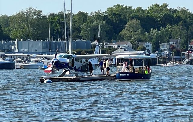 1 Toms Point Lane 6J, Port Washington, NY 11050