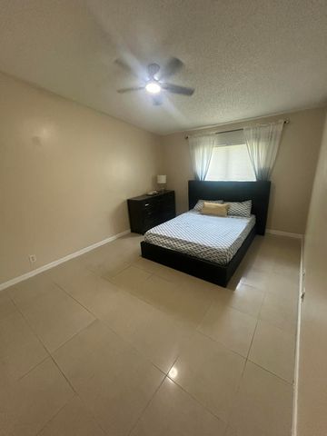 201 Maplewood Drive 201, Greenacres, FL 33415