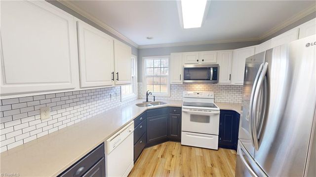 1636 Harper Spring Drive, Clemmons, NC 27012