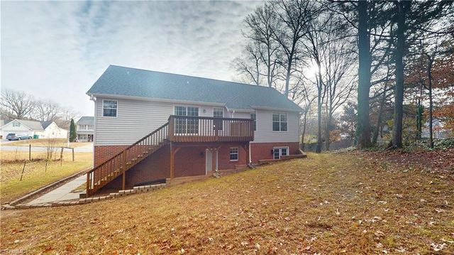 1636 Harper Spring Drive, Clemmons, NC 27012