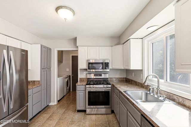 23 Jenny Lane, Jackson, NJ 08527
