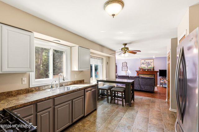 23 Jenny Lane, Jackson, NJ 08527