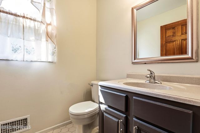 23 Jenny Lane, Jackson, NJ 08527