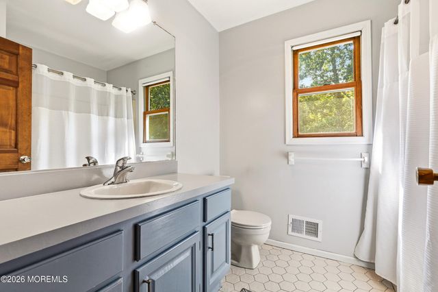 23 Jenny Lane, Jackson, NJ 08527
