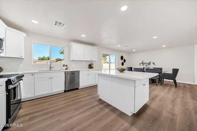 3430 E Poinsettia Drive, Phoenix, AZ 85028