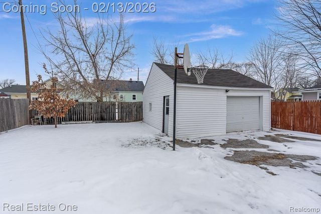 1605 Hudson Street, Essexville, MI 48732