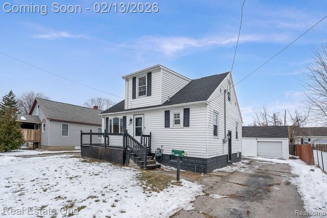 1605 Hudson Street, Essexville, MI 48732