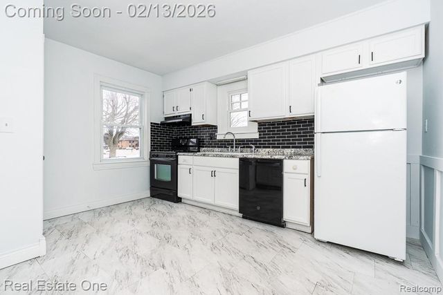 1605 Hudson Street, Essexville, MI 48732