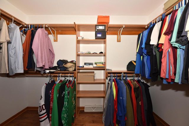 902 Martin DRIVE, Fredonia, WI 53021