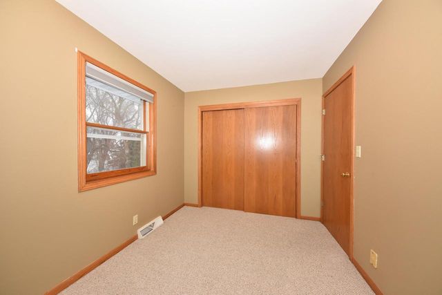 902 Martin DRIVE, Fredonia, WI 53021