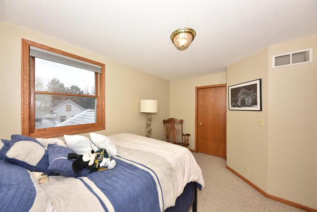 902 Martin DRIVE, Fredonia, WI 53021