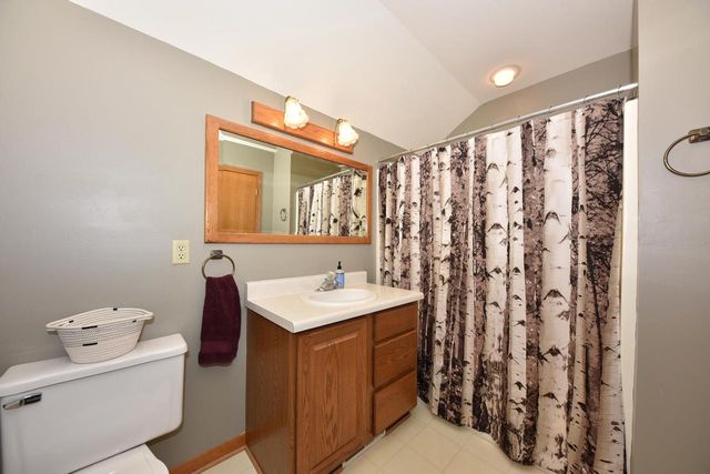 902 Martin DRIVE, Fredonia, WI 53021