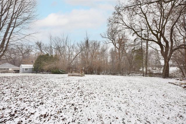 902 Martin DRIVE, Fredonia, WI 53021