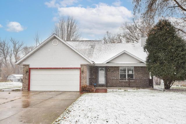 902 Martin DRIVE, Fredonia, WI 53021