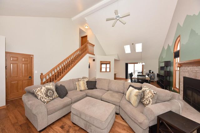 902 Martin DRIVE, Fredonia, WI 53021