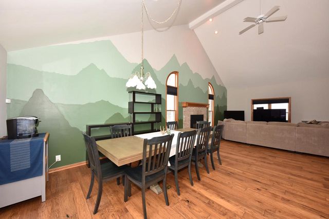 902 Martin DRIVE, Fredonia, WI 53021