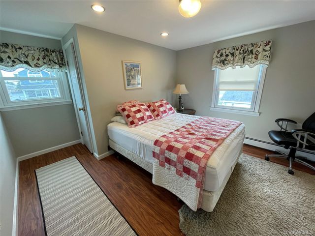 70 E Neptune Avenue, Lindenhurst, NY 11757