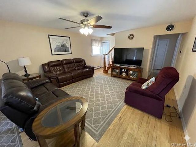 70 E Neptune Avenue, Lindenhurst, NY 11757