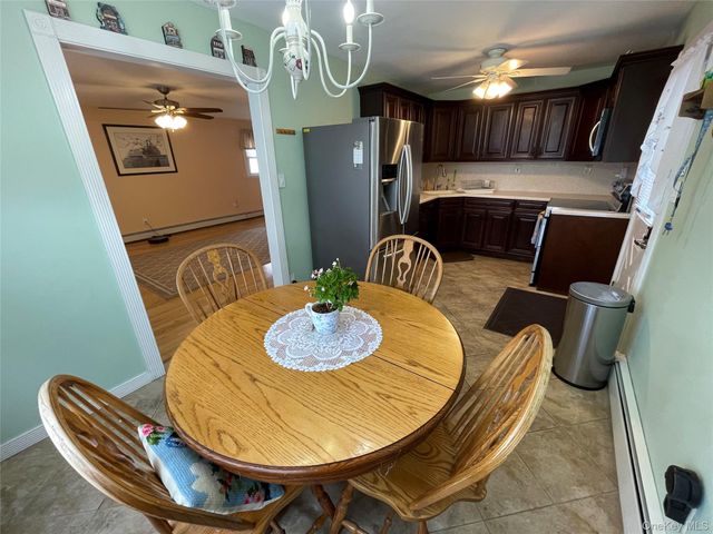 70 E Neptune Avenue, Lindenhurst, NY 11757