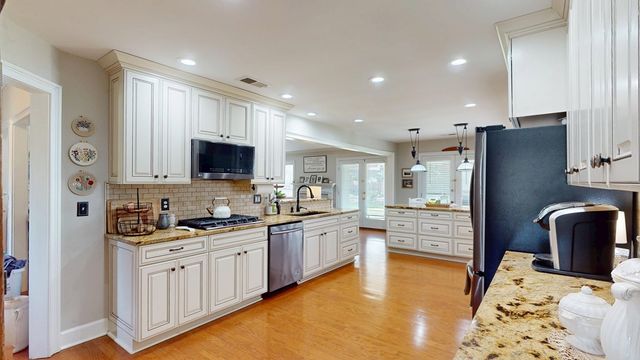 1 Bridgecreek Court, Columbus, GA 31904