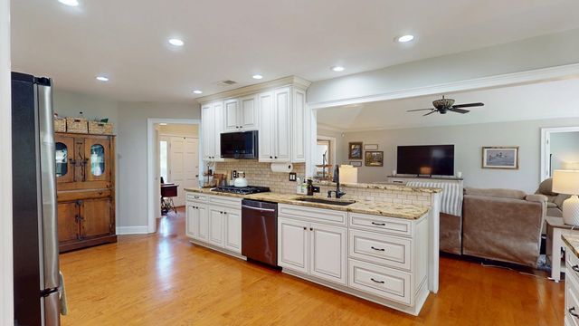 1 Bridgecreek Court, Columbus, GA 31904
