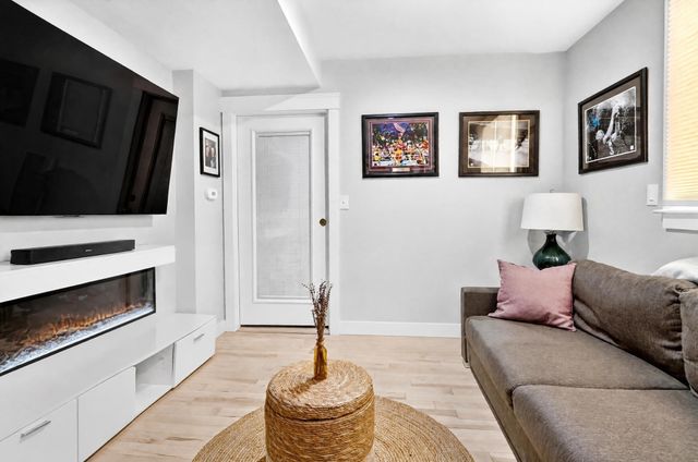 794 E 7th St L, Boston, MA 02127