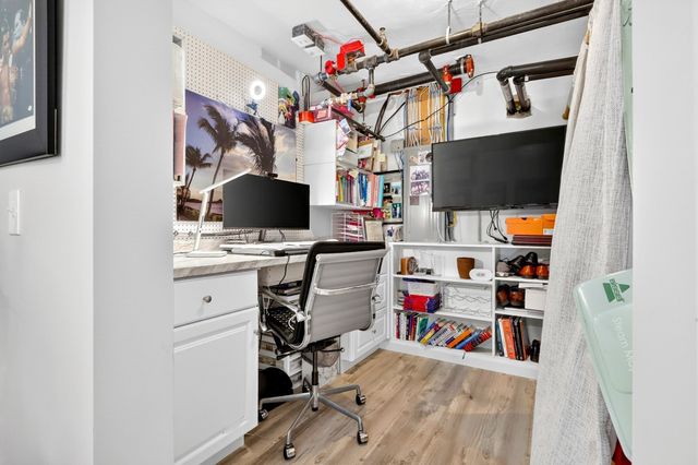 794 E 7th St L, Boston, MA 02127