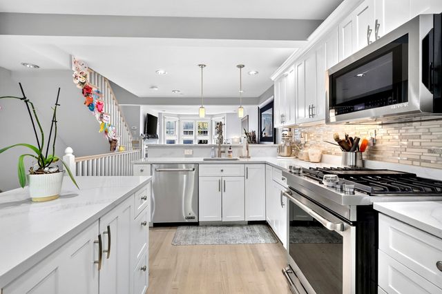 794 E 7th St L, Boston, MA 02127