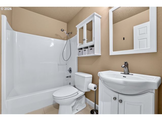 17604 Sw NELS Dr, Sherwood, OR 97140