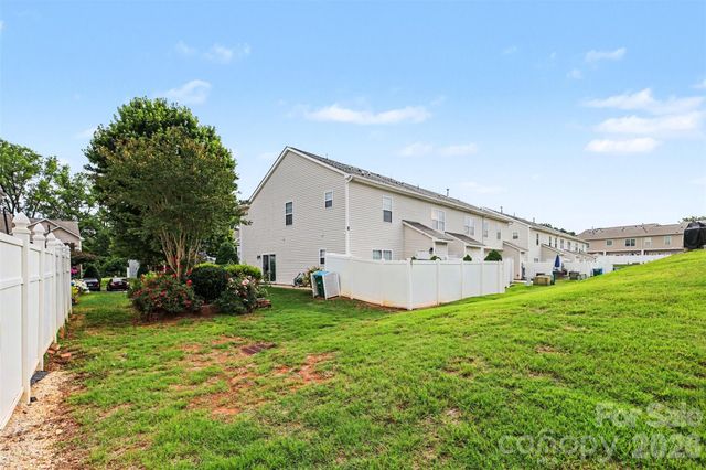 11718 Stockdale Court, Pineville, NC 28134