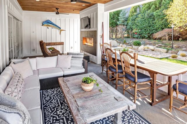 17 Maple Avenue, East Moriches, NY 11940