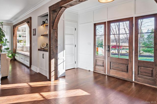 17 Maple Avenue, East Moriches, NY 11940