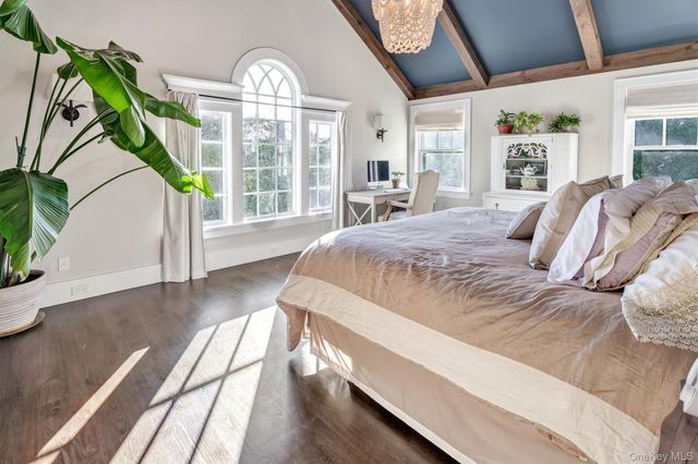 17 Maple Avenue, East Moriches, NY 11940