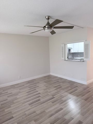 204 Canterbury I, West Palm Beach, FL 33417