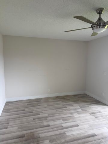 204 Canterbury I, West Palm Beach, FL 33417