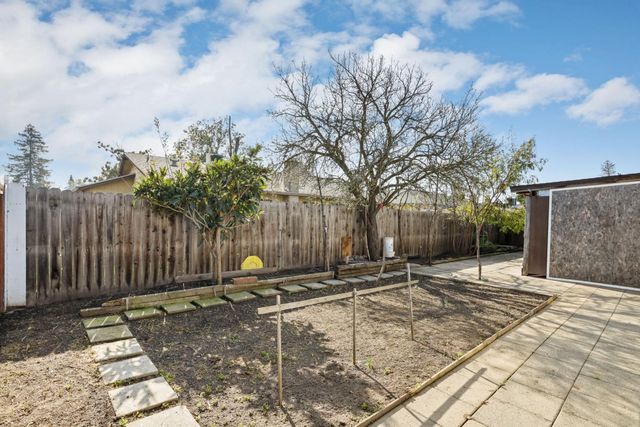 2816 Otto Dr, Stockton, CA 95209