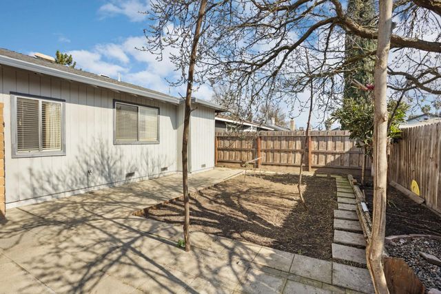 2816 Otto Dr, Stockton, CA 95209