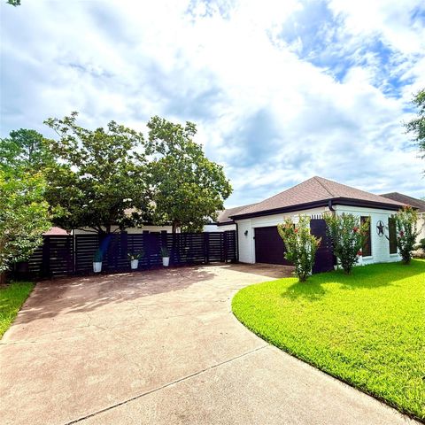 11942 Briar Forest Drive, Houston, TX 77077