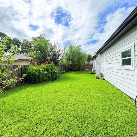 11942 Briar Forest Drive, Houston, TX 77077