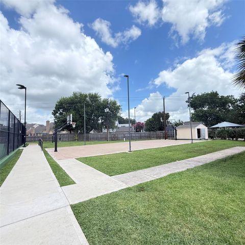 11942 Briar Forest Drive, Houston, TX 77077