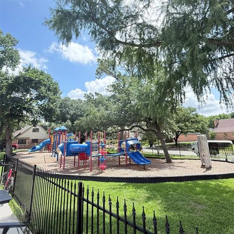 11942 Briar Forest Drive, Houston, TX 77077