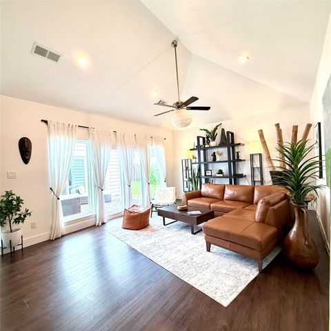 11942 Briar Forest Drive, Houston, TX 77077
