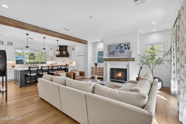 3906 E CRITTENDEN Lane, Phoenix, AZ 85018