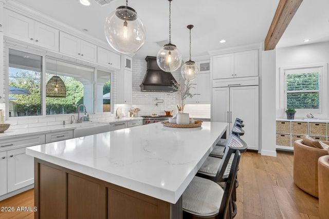 3906 E CRITTENDEN Lane, Phoenix, AZ 85018