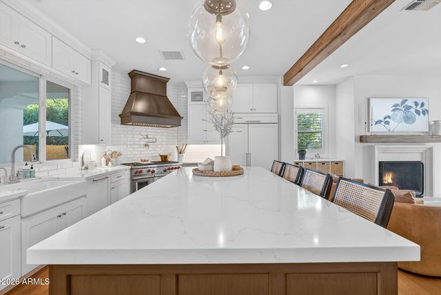 3906 E CRITTENDEN Lane, Phoenix, AZ 85018